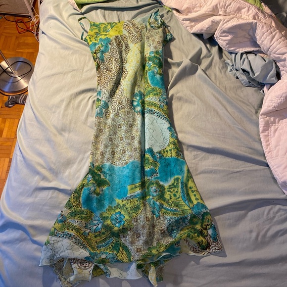 Super cute flowy summer dress💚💙 - Picture 4 of 5